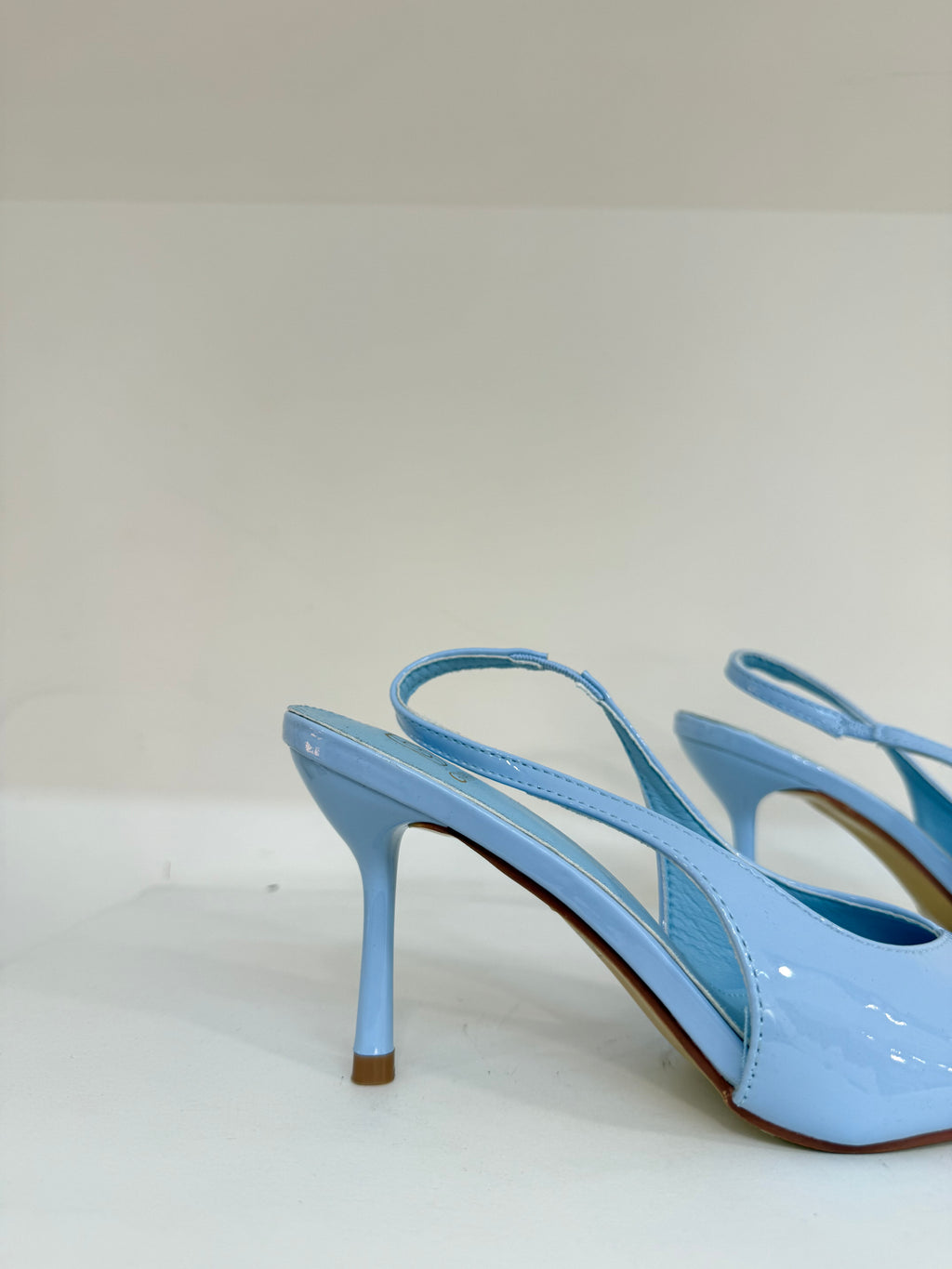 Slingback GIVANA in Vernice – Azzurro Cielo