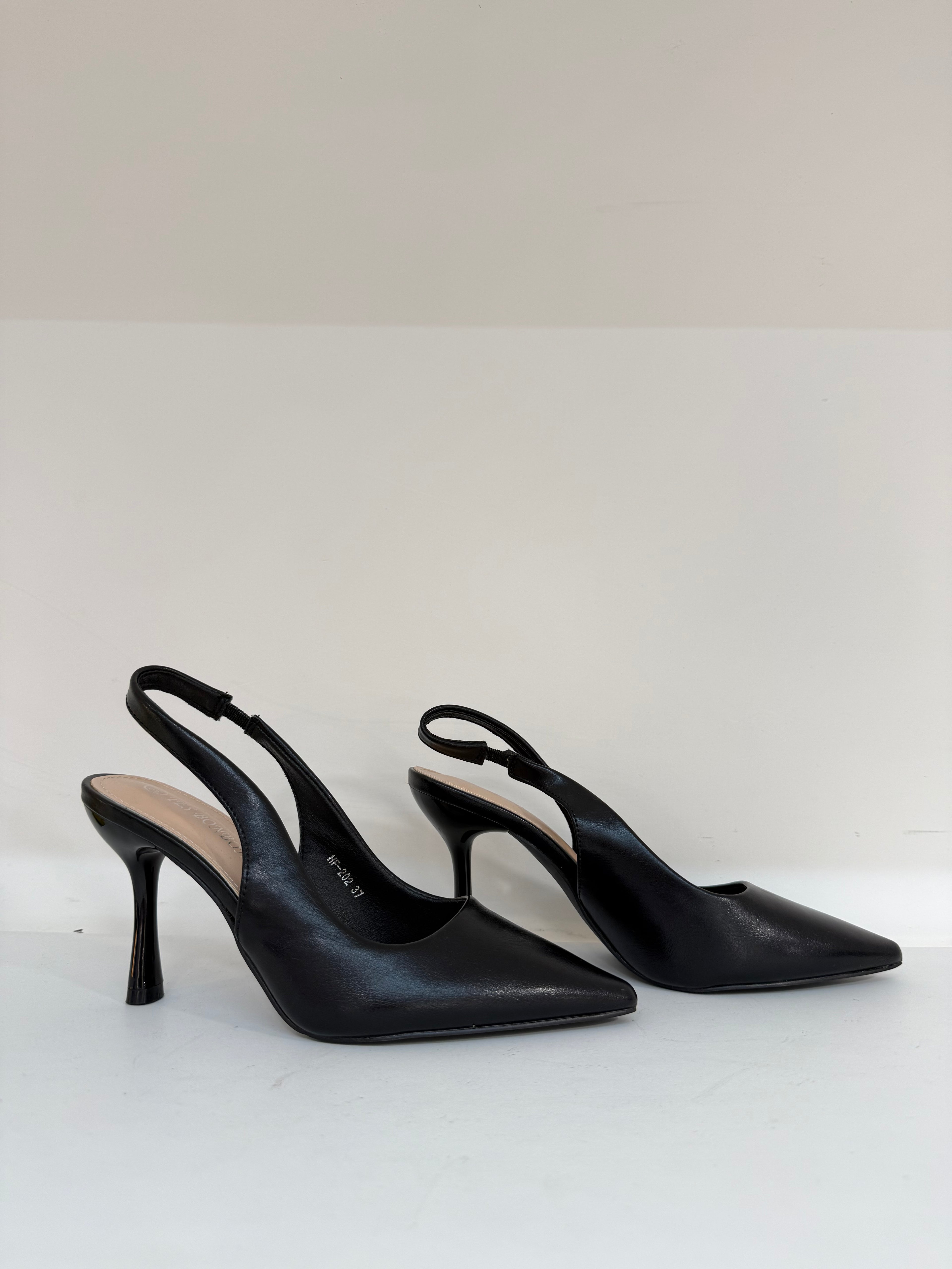 Slingback Chic in Pelle Nera