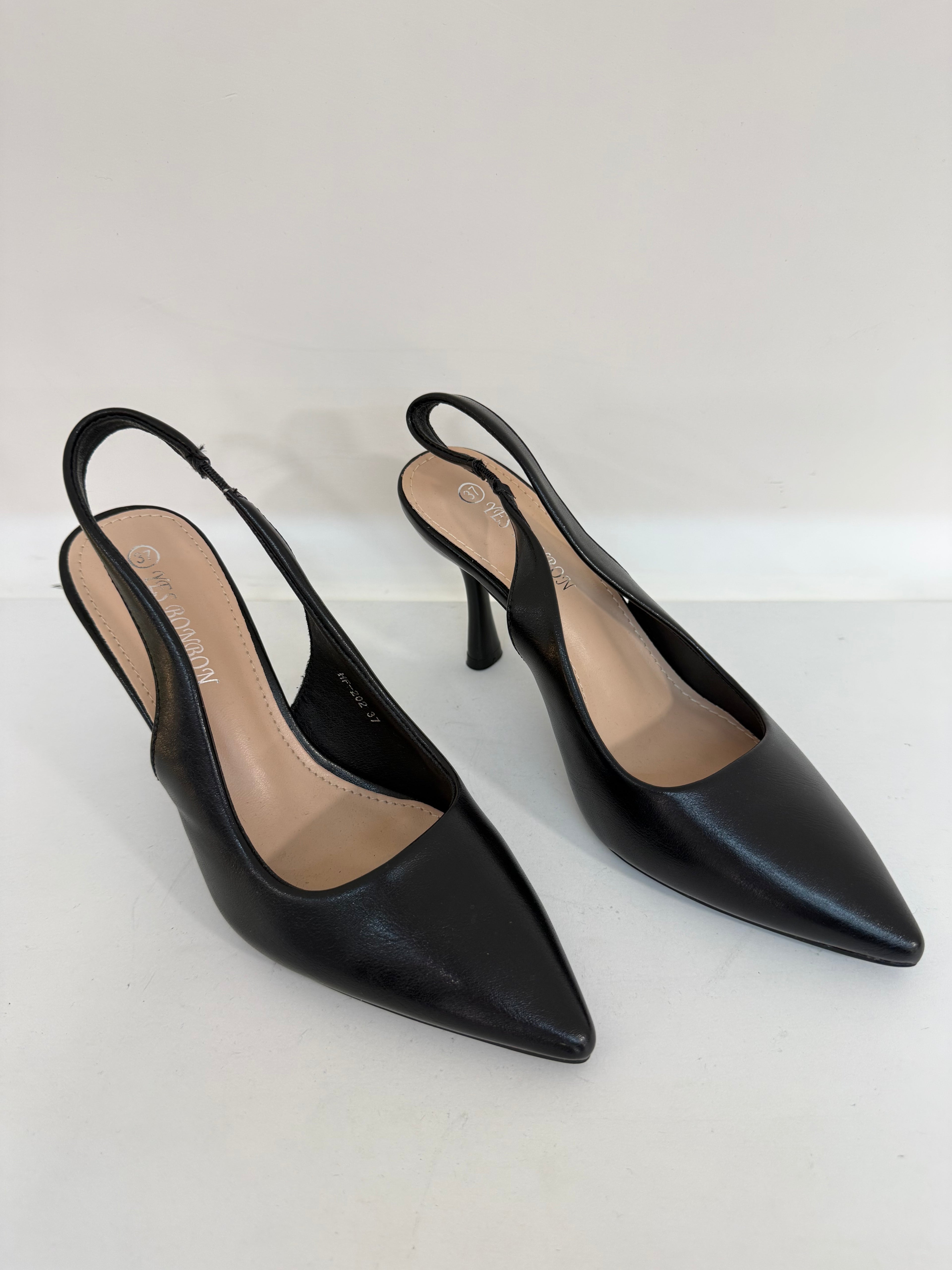 Slingback Chic in Pelle Nera